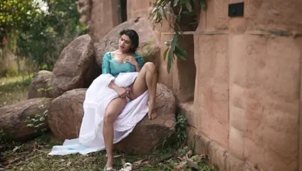 Resmi R Nair – Streaming in White Saree 2024 Hindi Hot Porn Video